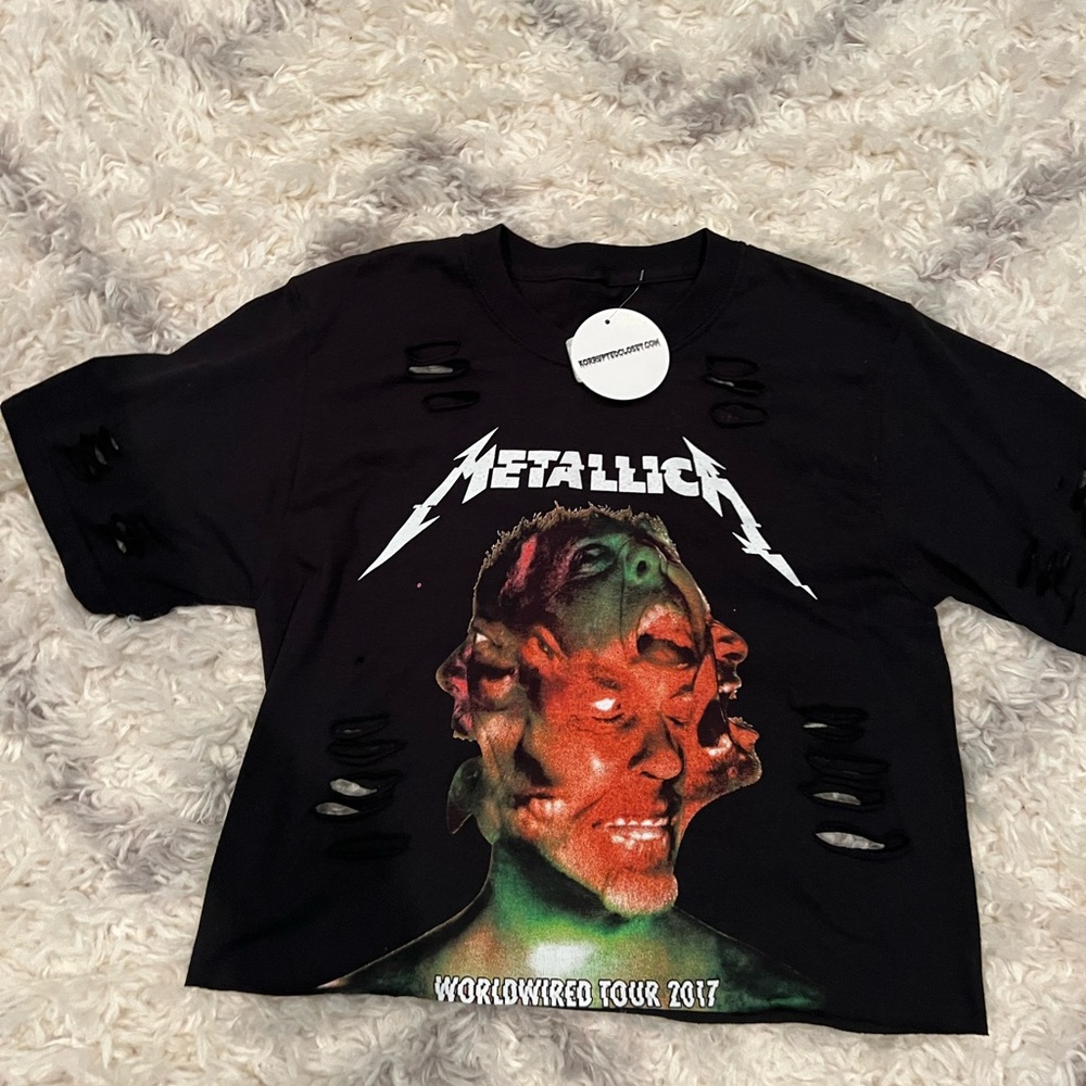 NWT Metallica vintage cropped distressed tee